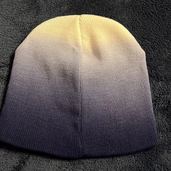 Mickey Mouse beanie, one size fits all - Picture 2 of 4